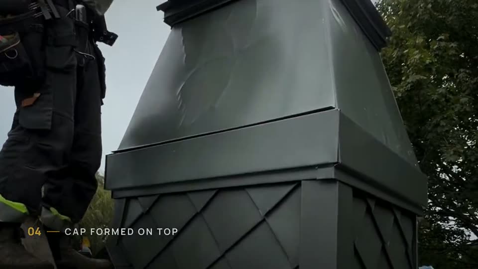 Diamond-pattern metal chimney